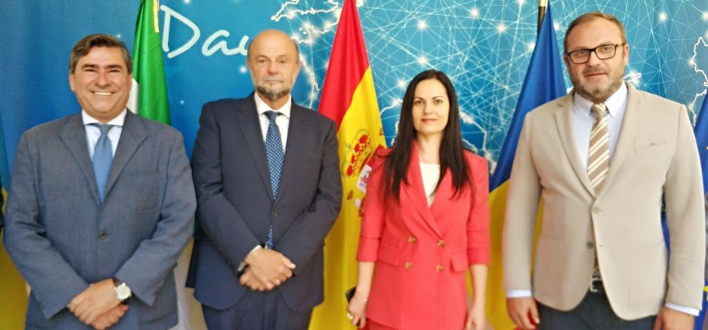 La Universidad de Cádiz y la Embajada de Rumanía acuerdan colaboración académica y cultural a tra...
